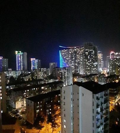 Lilia Apartment Батуми Екстериор снимка